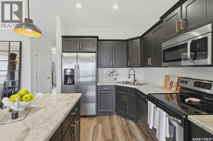 Property Photo:  425 Redwood Crescent  SK S0K 4S2 