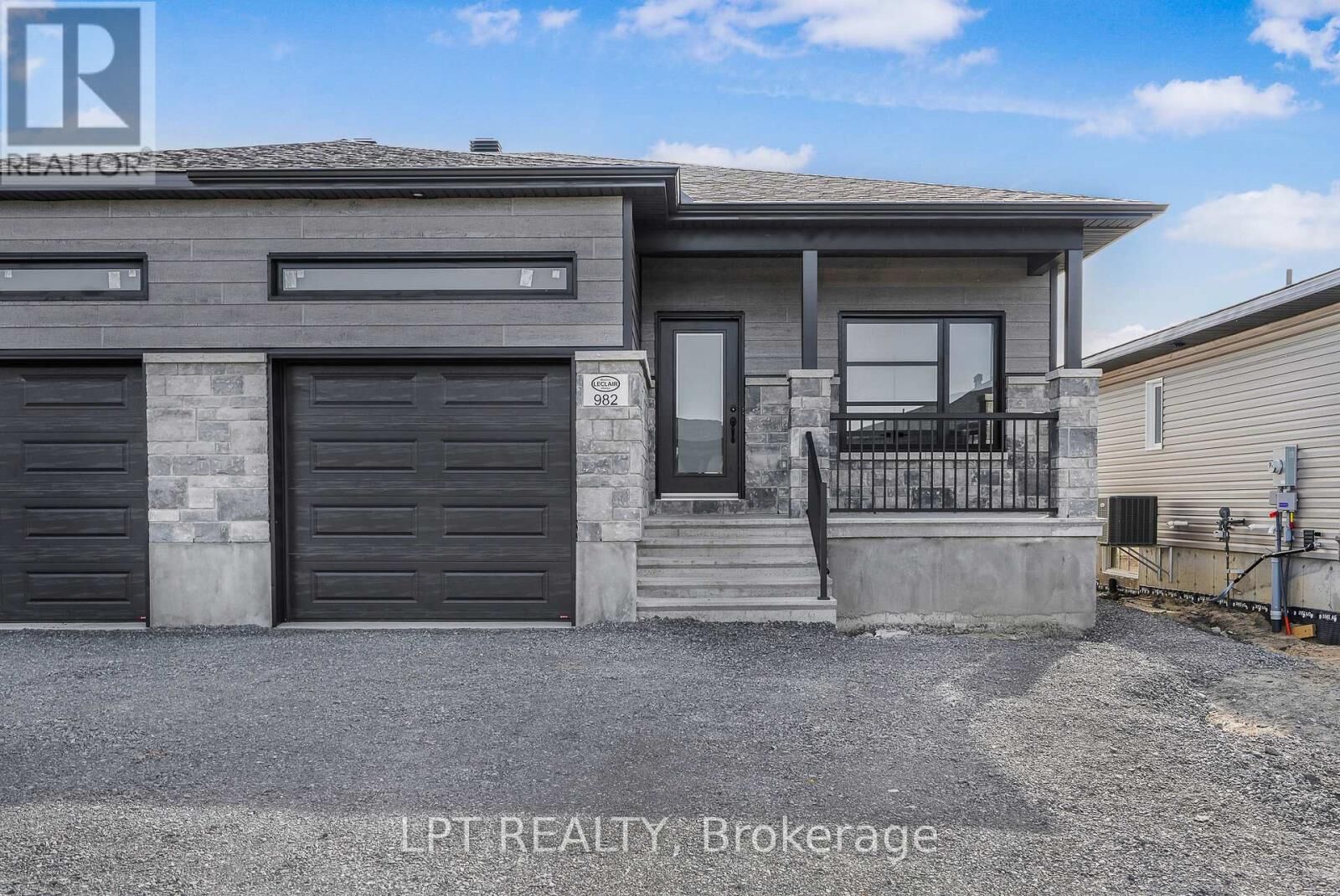 Property Photo:  978 Katia Street Unit B  ON K0A 2M0 