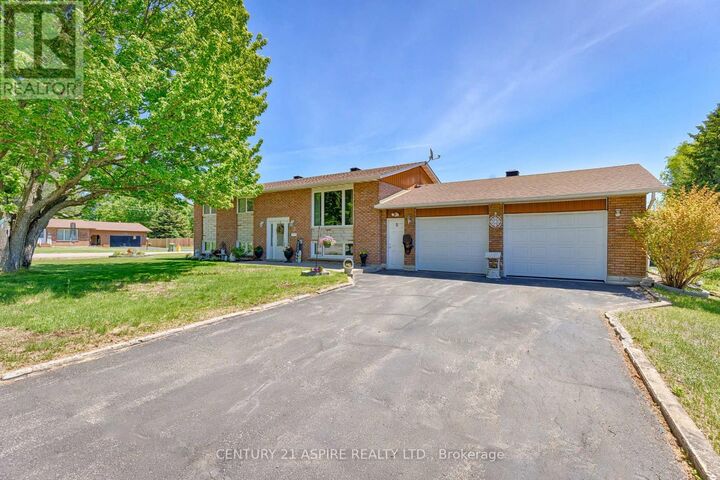 Property Photo:  2 Doris Street  ON K8A 7V1 