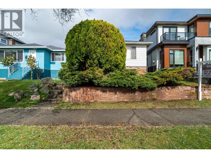 Property Photo:  437 East 55th Avenue  BC V5X 1N3 