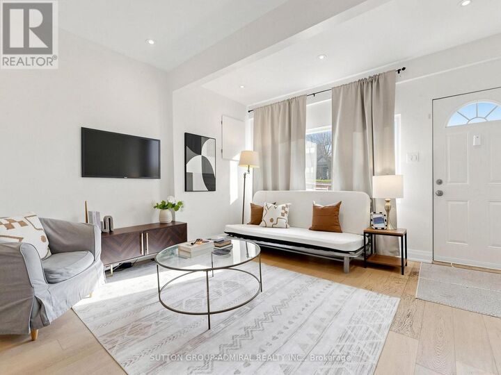 Property Photo:  275 Victoria Park Avenue  ON M4E 3S6 