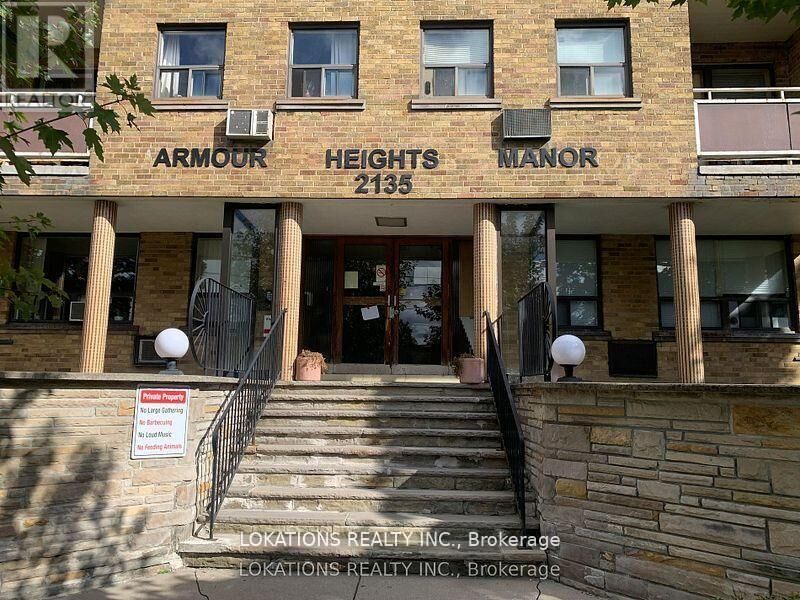 Property Photo:  2135 Avenue Road 205  ON M5M 3M6 