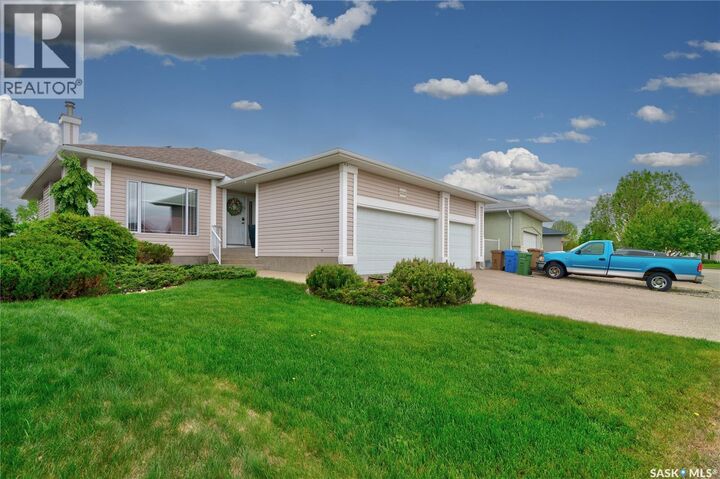 Property Photo:  3511 Bishop Crescent E  SK S4Z 1A6 