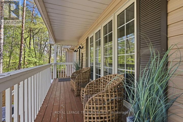 Property Photo:  9945 Riverview Road  ON N0M 1T0 