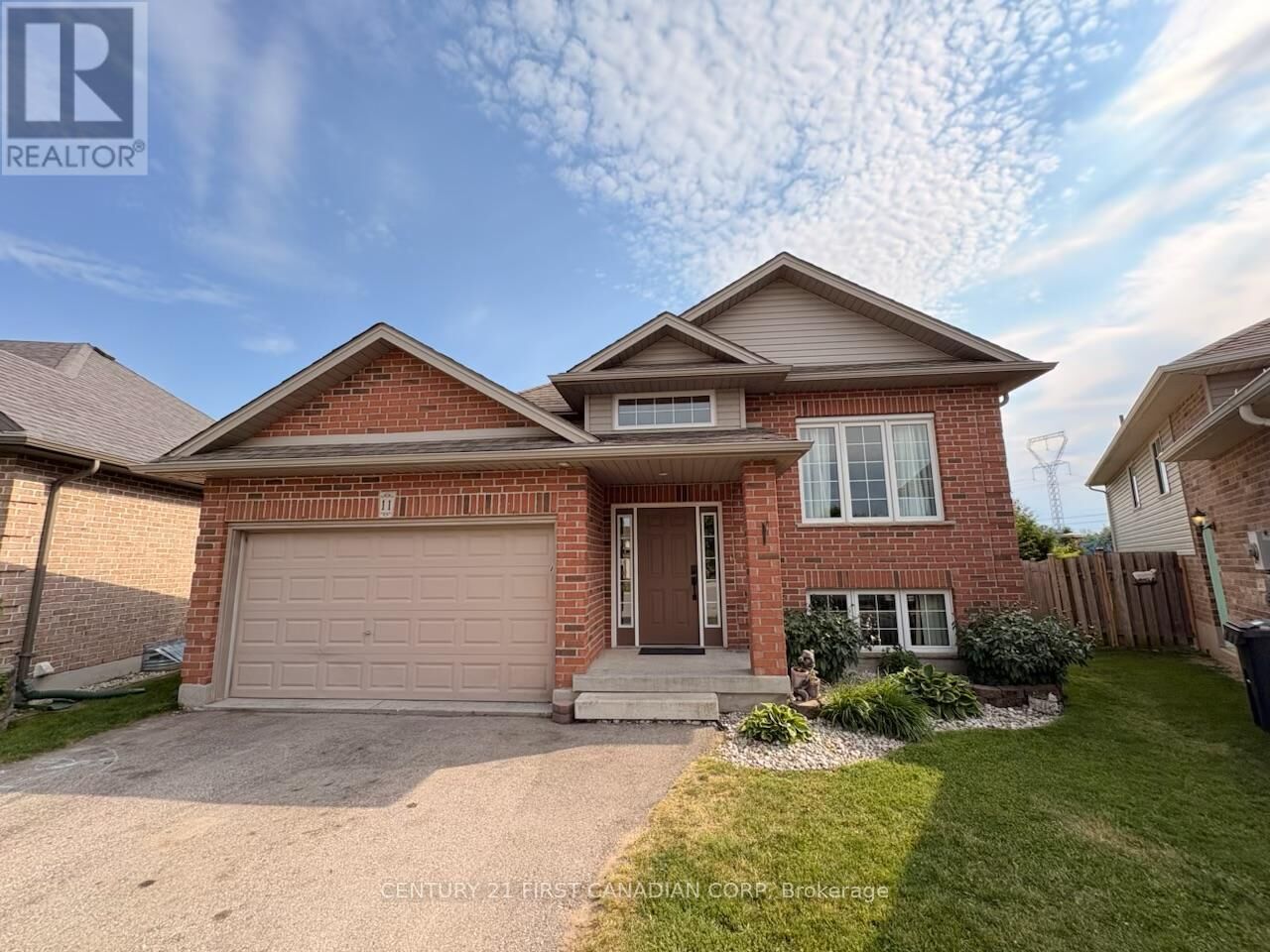 Property Photo:  11 Jacklin Court  ON N5P 0C3 