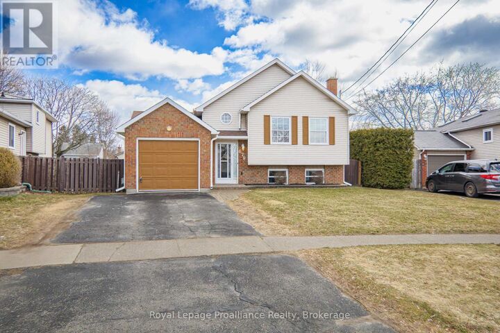Property Photo:  679 Mackechnie Crescent  ON K9A 4Y1 