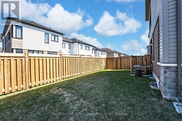 Property Photo: 52 Durham Avenue ON L9J 0W7