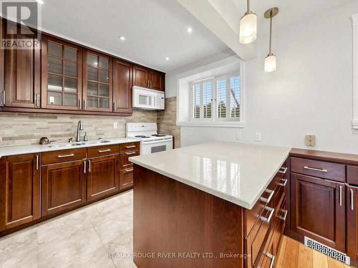 Property Photo:  25 Collinsgrove Road 141  ON M1E 3S3 