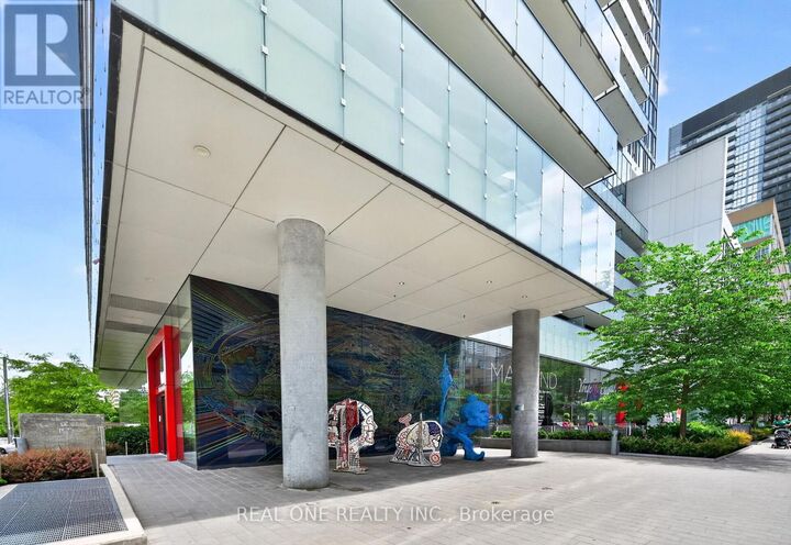 Property Photo:  185 Roehampton Avenue 1906  ON M4P 0C6 