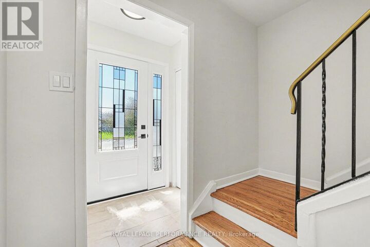 Property Photo:  29 Aldercrest Drive  ON K2G 1P8 
