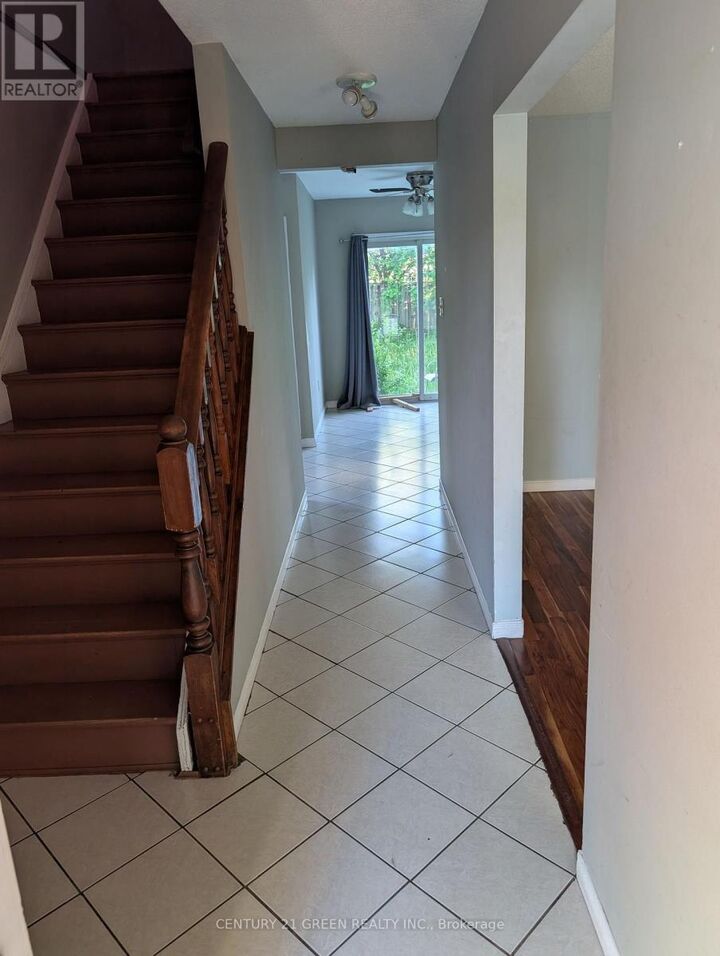 Property Photo: 61 Ashley Crescent ON N6E 3P8