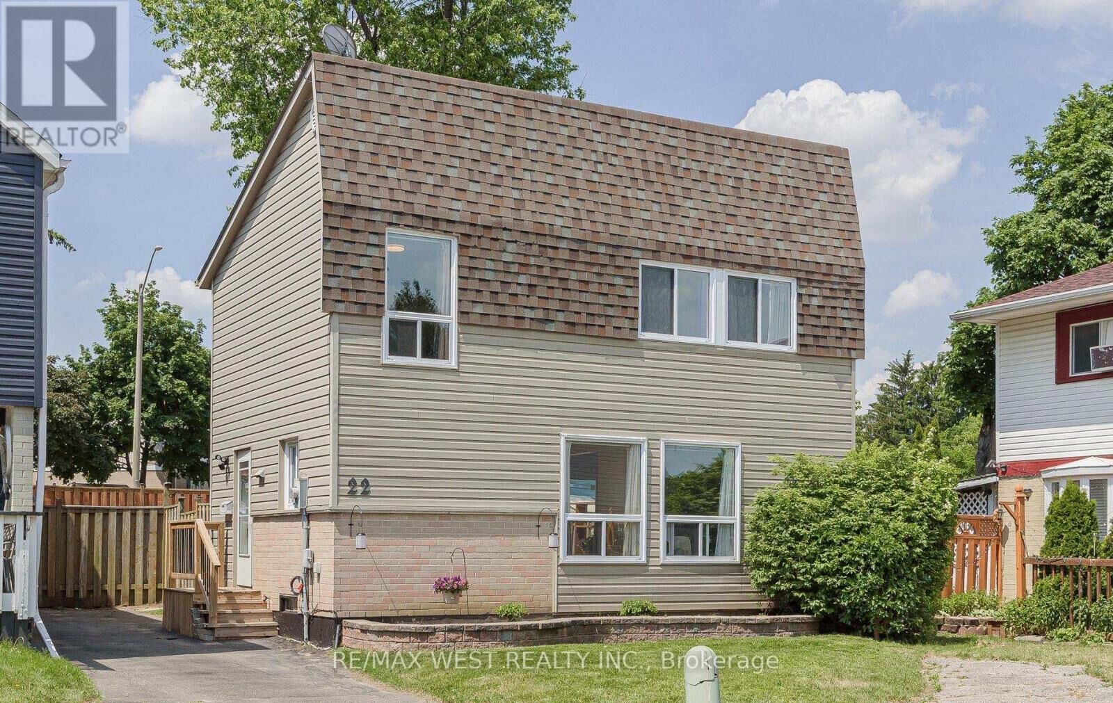 Property Photo:  22 Josephine Court East  ON L6S 2L3 