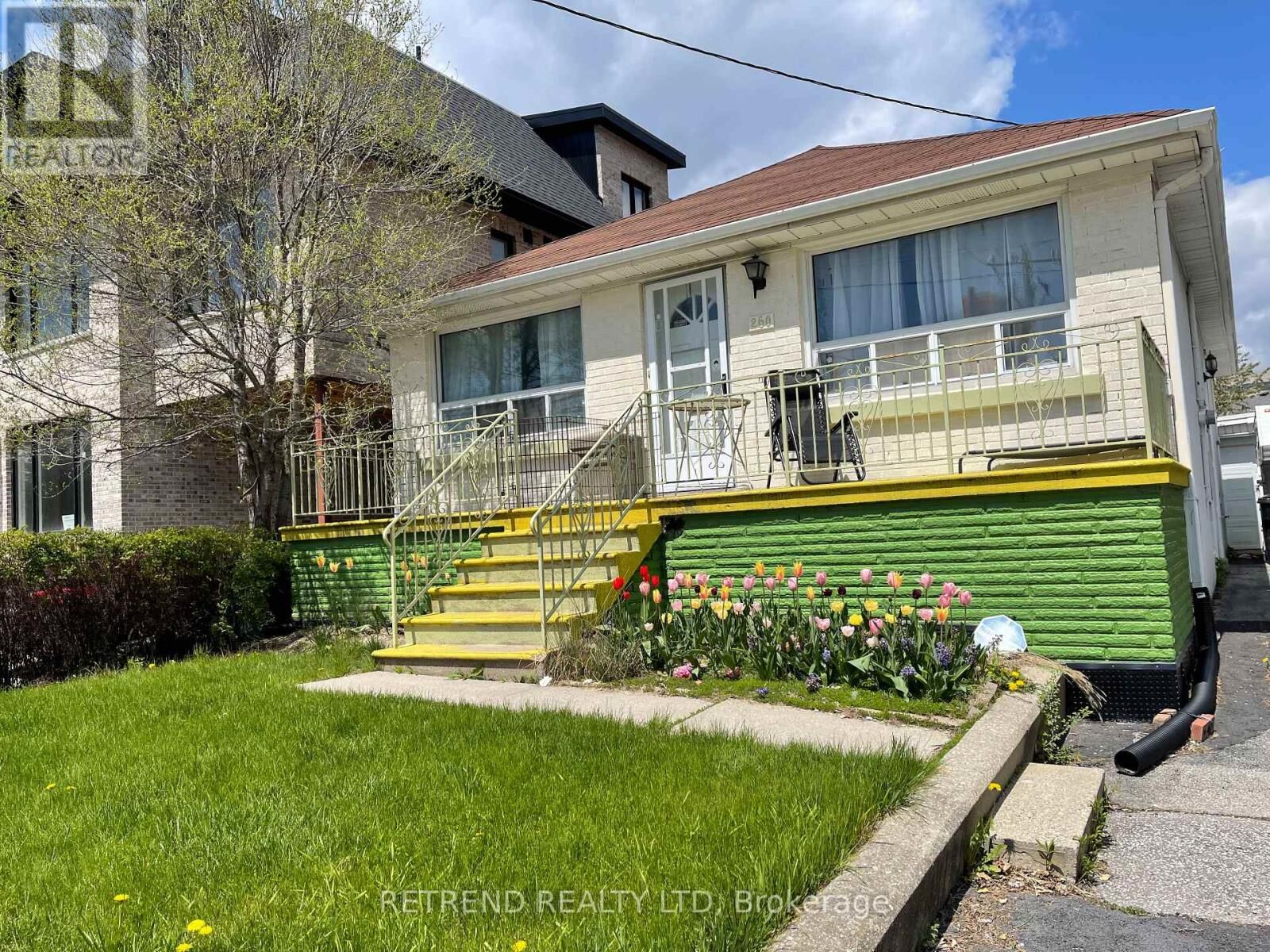Property Photo:  260 Ranee Avenue Lower  ON M6A 1N6 