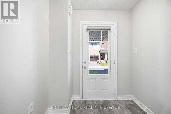 Property Photo:  8 Rapids Lane  ON L8K 0A3 