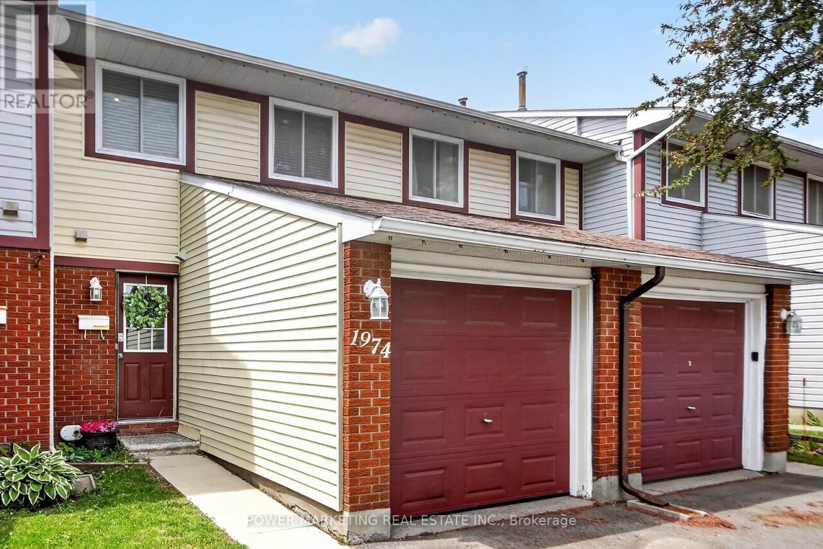 Property Photo:  1974 Garden Park Lane  ON K1E 1E2 