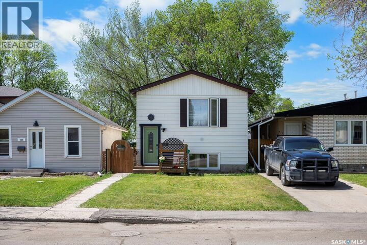Property Photo:  440 Lorne Street  SK S4R 2J4 