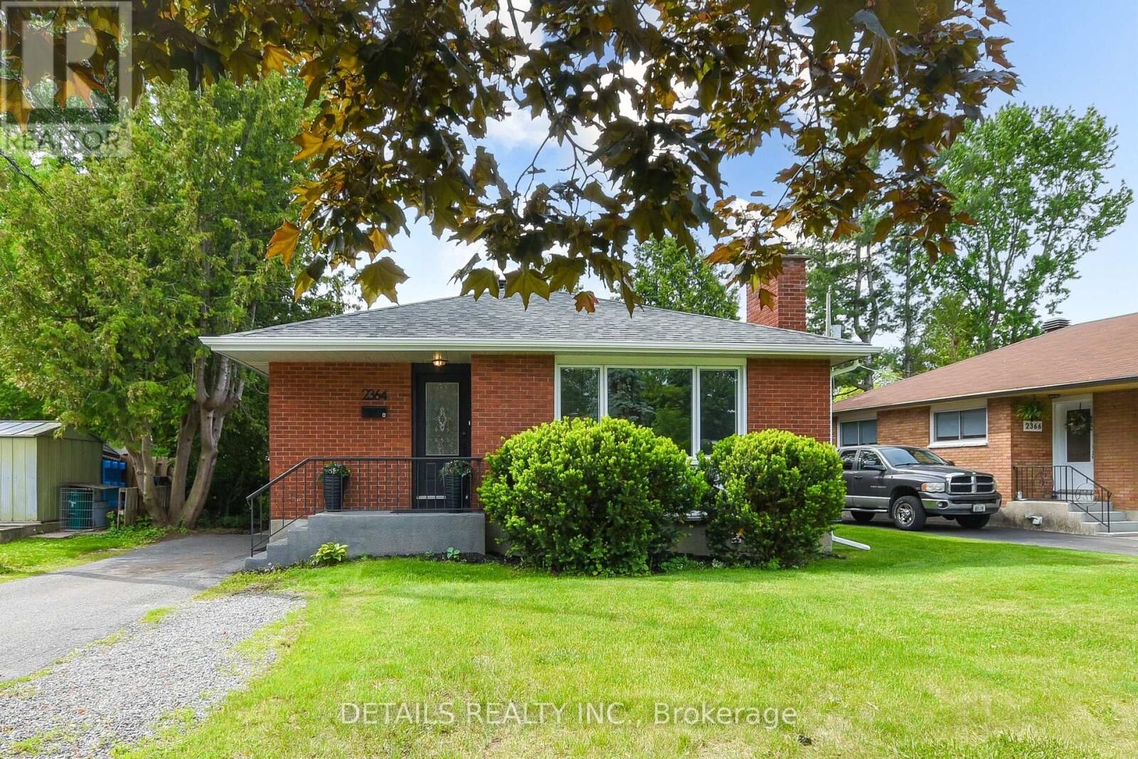 Property Photo: 2364 Cheshire Road ON K2C 1G3