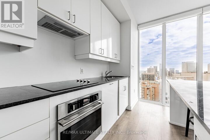 Property Photo:  426 University Avenue 3508  ON M5G 1S9 