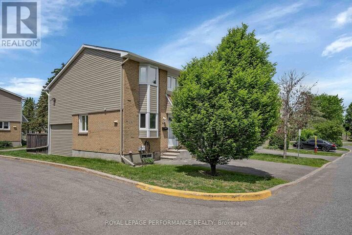 Property Photo:  1780 Lamoureux Drive A  ON K1E 2N4 