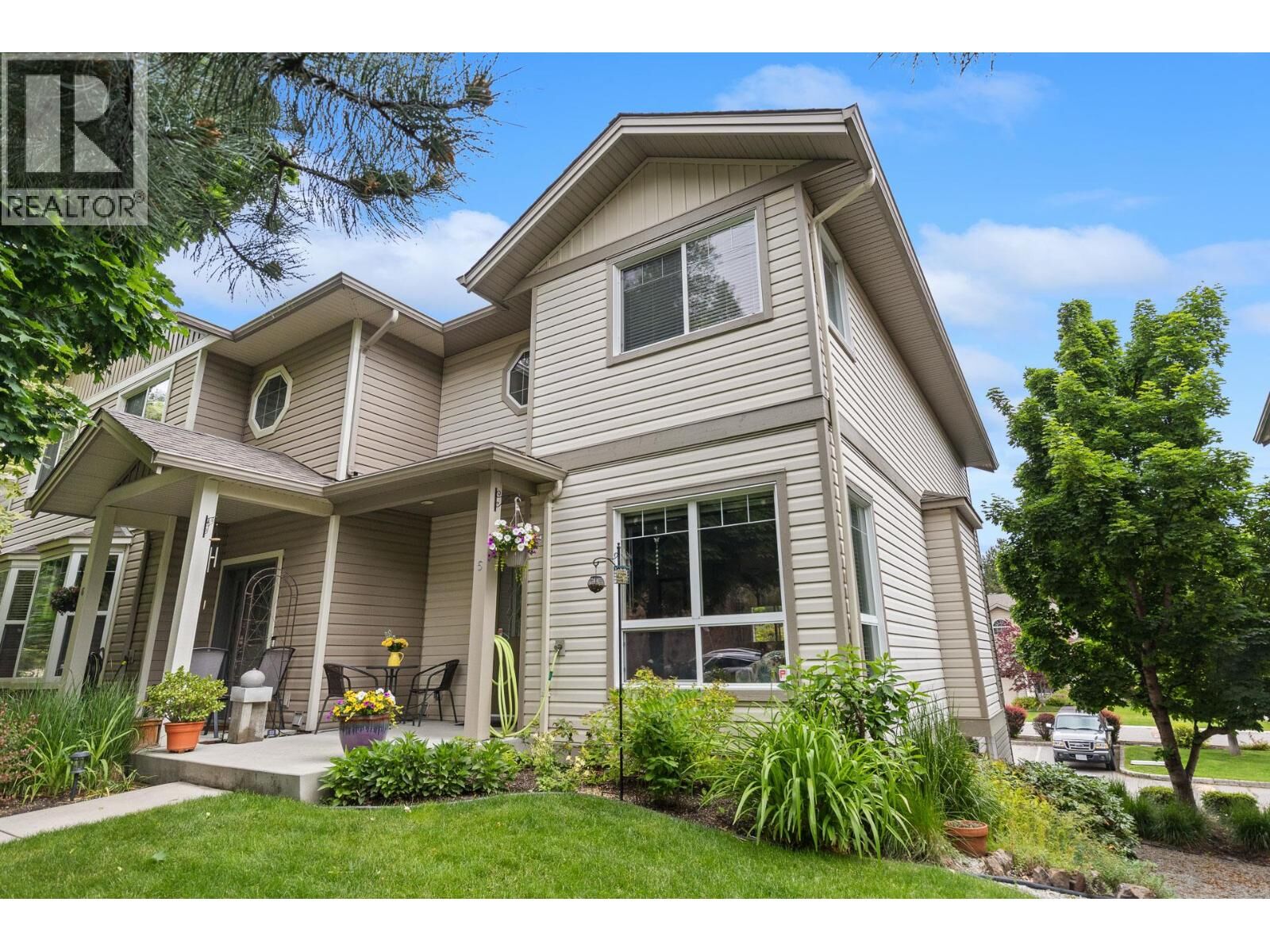 Photo de la propriété:  3277 Broadview Road 5  BC V4T 3C8 