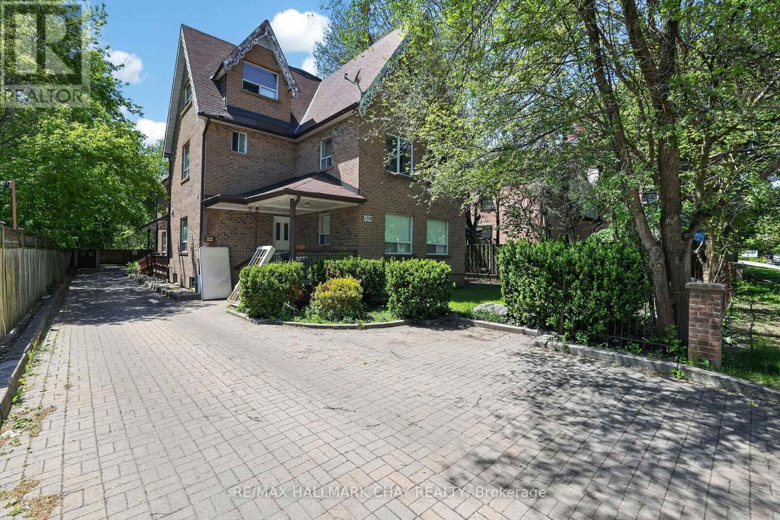 Property Photo:  158 Galloway Road 1B  ON M1E 1X2 