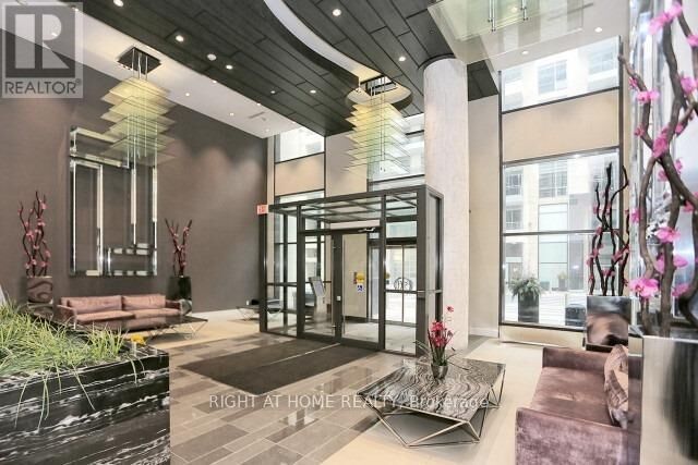Property Photo:  9201 Yonge Street NW-212  ON L4C 1H9 