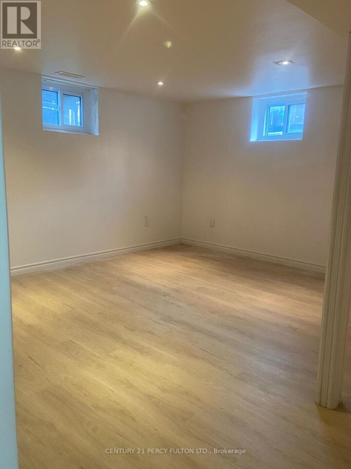 Property Photo:  92 Septonne Avenue Bsmnt  ON L3Y 2W3 