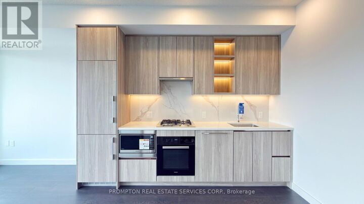 Property Photo: 68 Esther Shiner Boulevard 2312 ON M2K 0J6