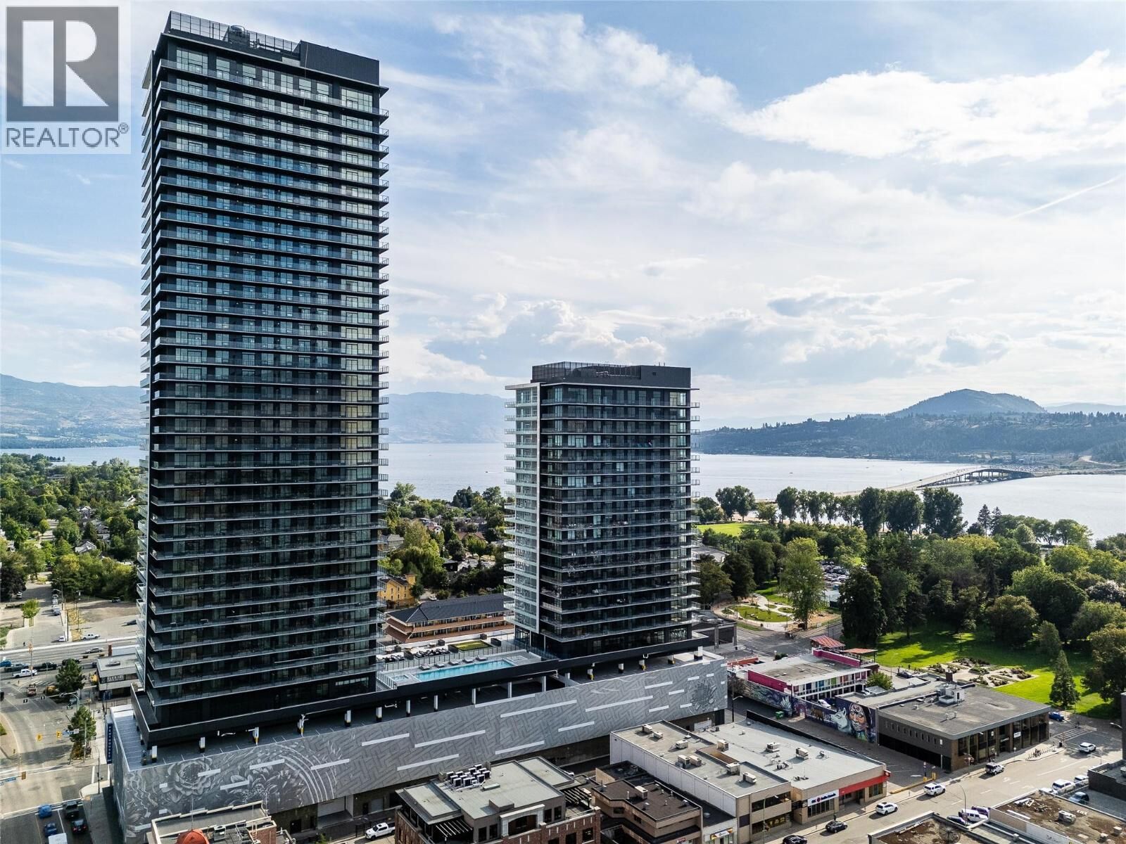Property Photo: 238 Leon Avenue 2208 BC V1Y 6H9