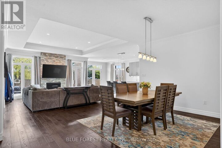 Property Photo:  14 Thames Springs Crescent  ON N0M 2M0 