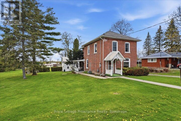 Property Photo: 184 Edward Street ON K0K 3E0