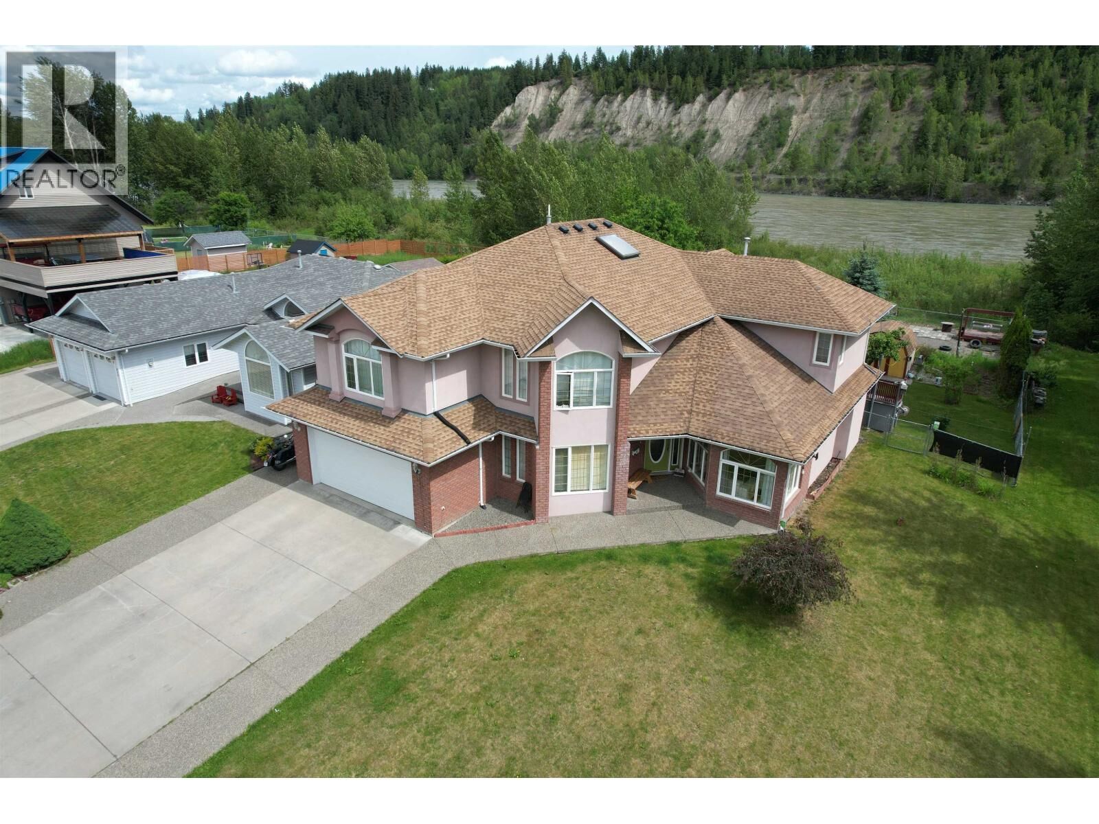 Property Photo: 894 Rolph Street BC V2J 3M1