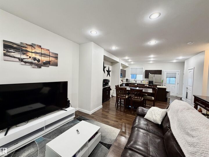 Photo de la propriété:  6075 Schonsee Way NW 45  AB T5Z 0H4 
