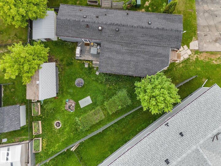 Property Photo:  816 53222  Range Road 272  AB T7X 3R2 