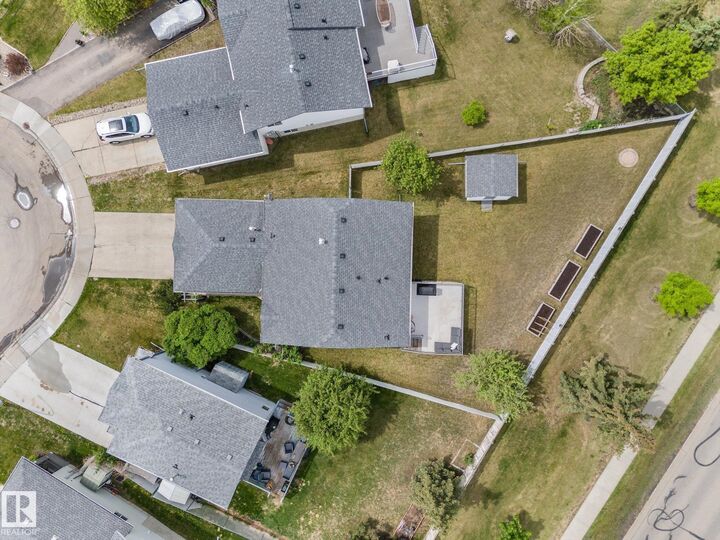 Property Photo: 62 Heatherglen Crescent AB T7X 3X5