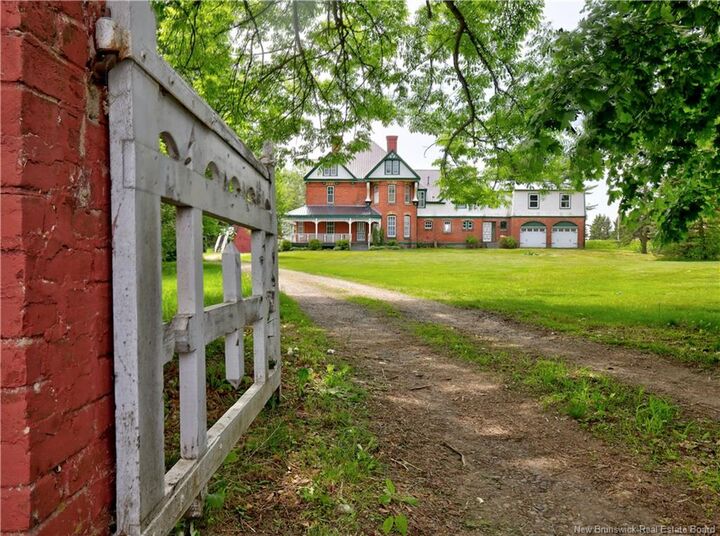 Property Photo:  8 Thatch Road  NB E3B 7E4 