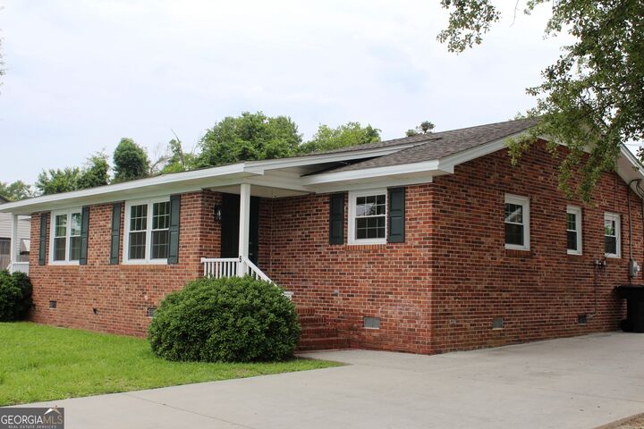 Property Photo: 5 S Zetterower Avenue GA 30458
