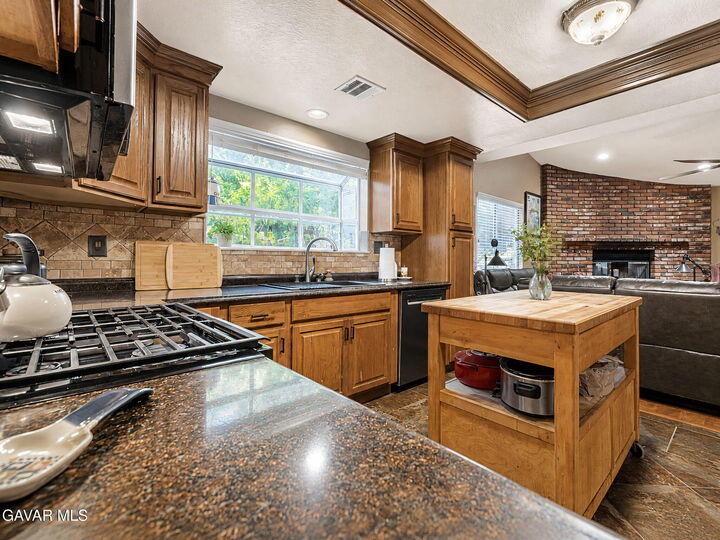 Property Photo: 43944 Shiloh Lane CA 93535