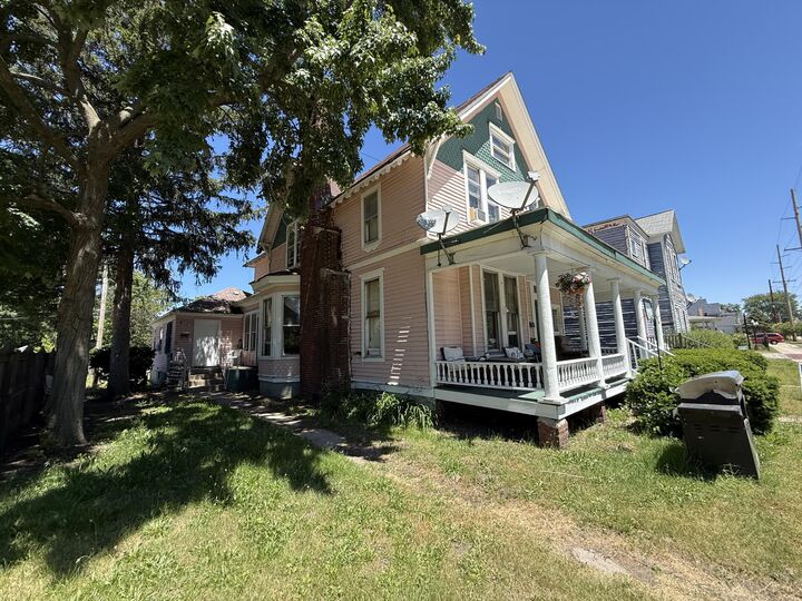 Property Photo: 320 E 8th IN 46360