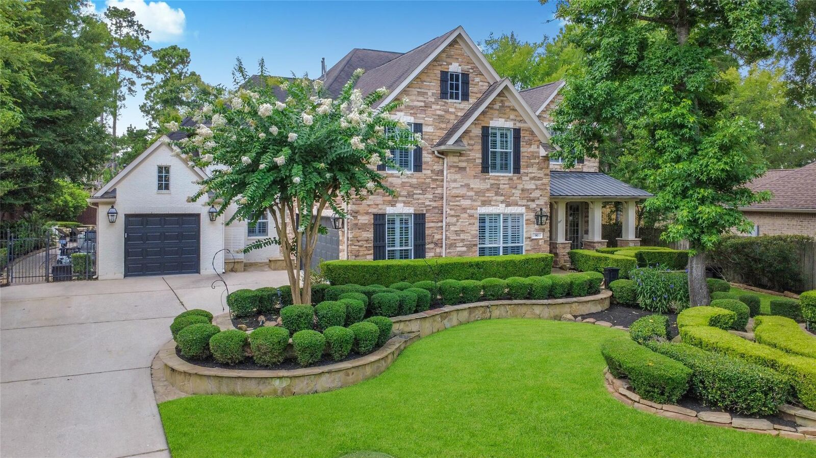 Property Photo: 90 Millsap Circle TX 77382
