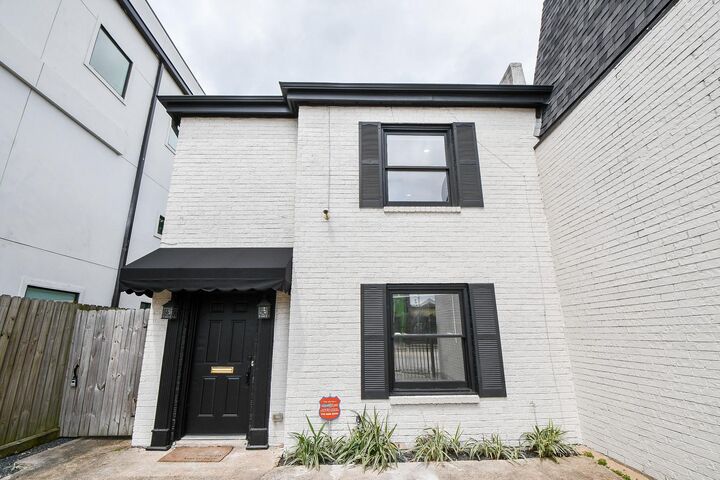 Property Photo:  6114 Kirby Drive  TX 77005 