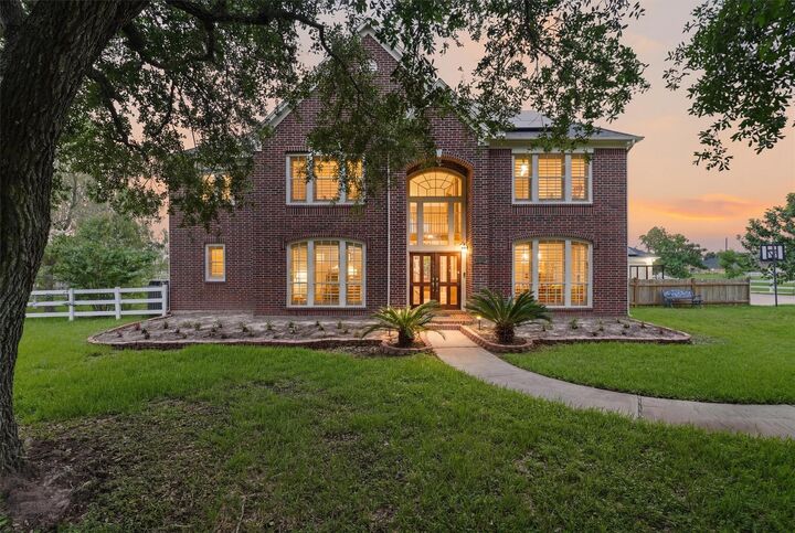 Property Photo: 5903 Waterwalk Court TX 77469