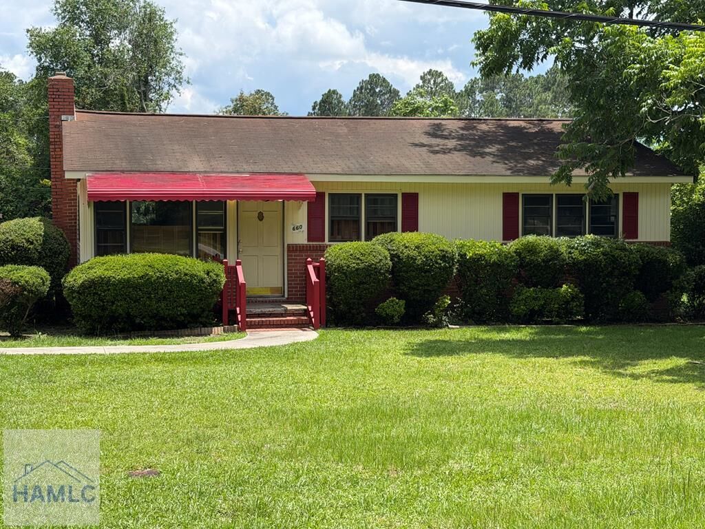 Property Photo:  660 Friendly Way  GA 30401 