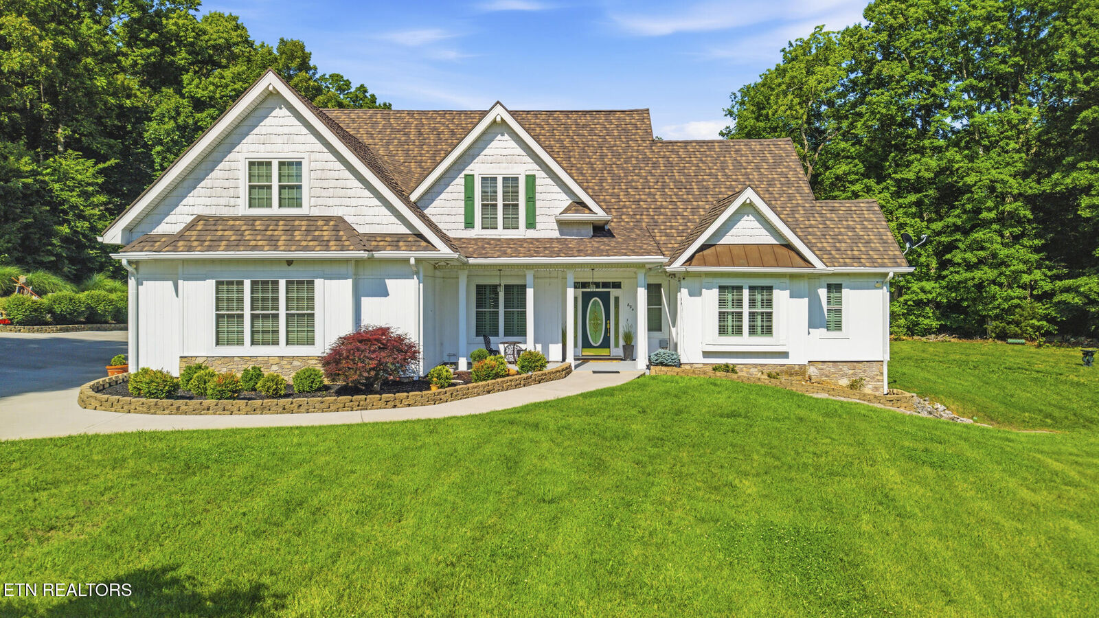 Property Photo: 824 Midway Rd TN 37871
