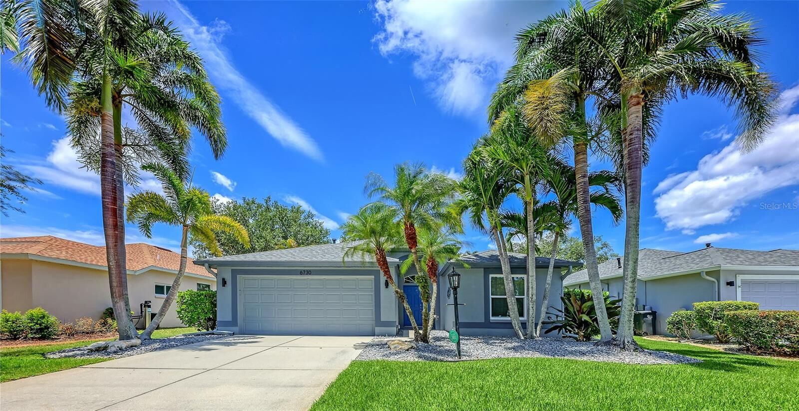 Property Photo:  6730 W Country Club Lane  FL 34243 