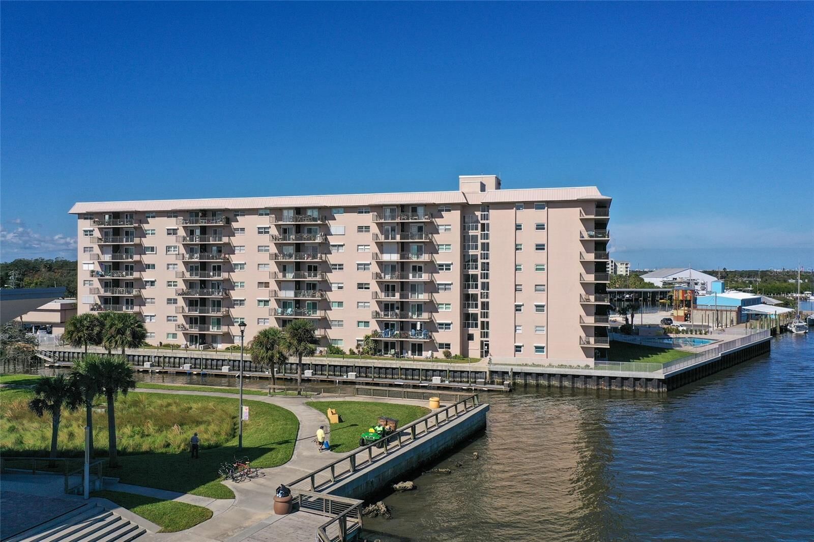Property Photo:  101 N Riverside Drive 6050  FL 32168 