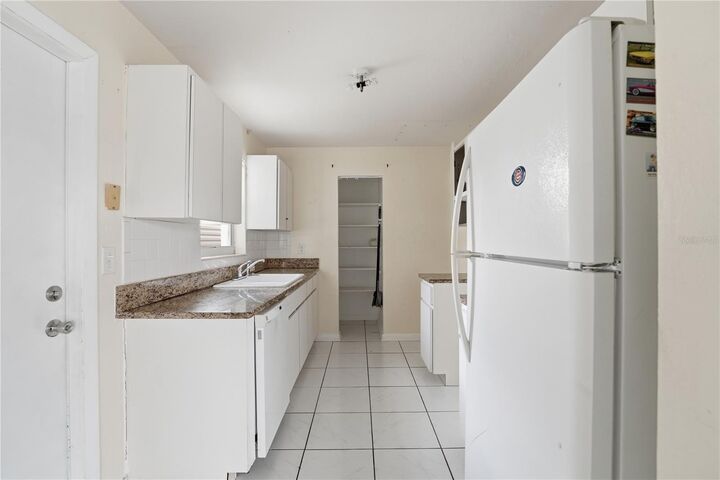 Property Photo:  21123 Glendale Avenue  FL 33952 