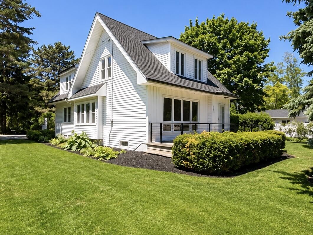 Property Photo:  7531 N Lake Dr  WI 53217 