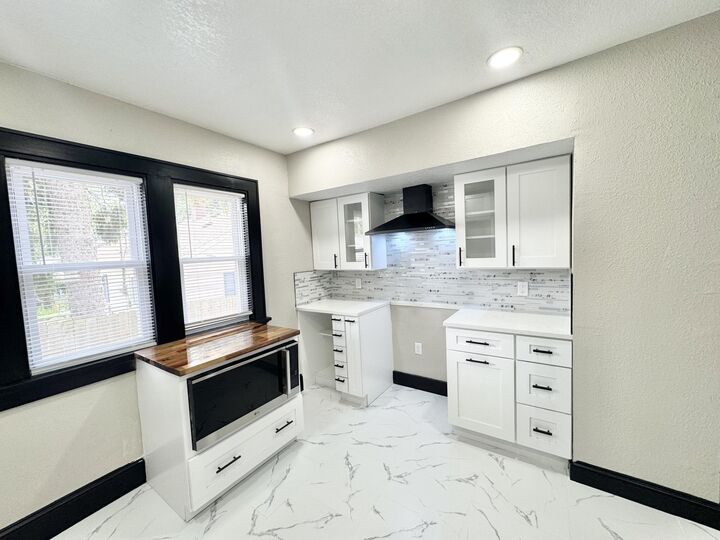Property Photo:  6124 N 39th St  WI 53209 