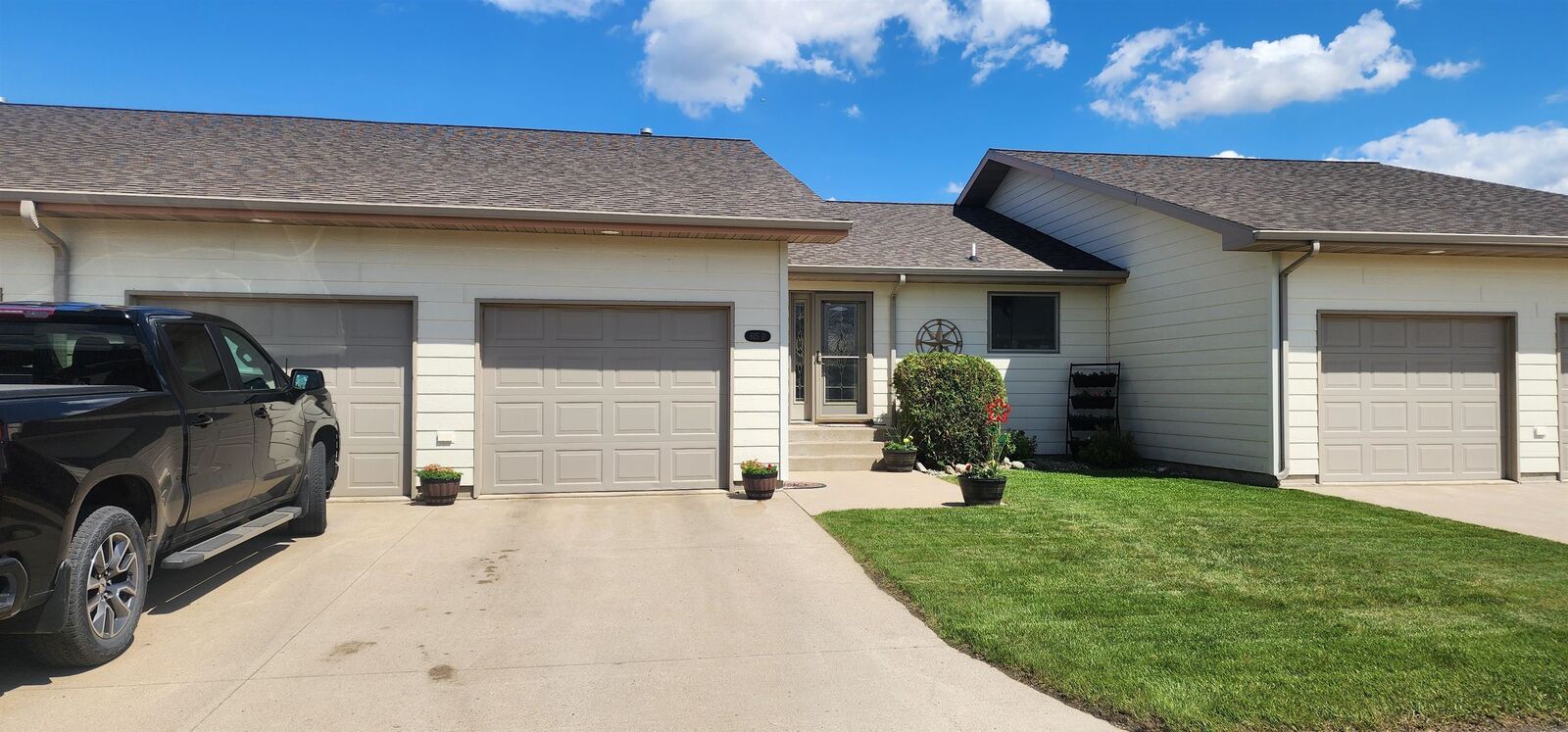 Property Photo:  615 34th Ave SW Unit A  ND 58701 